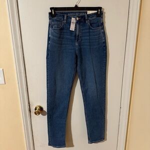 New with tags, American Eagle, Mom jeans size 4 extra long stretch